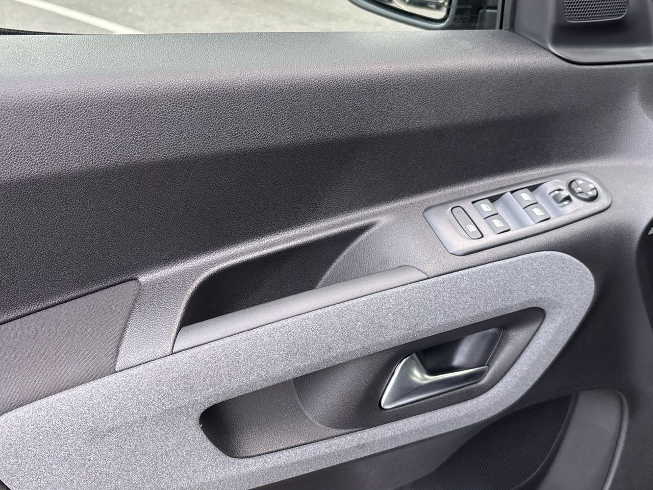 Peugeot Rifter BlueHDi 130 S&S GT Standard Auto 96 kW (130 C - foto 19