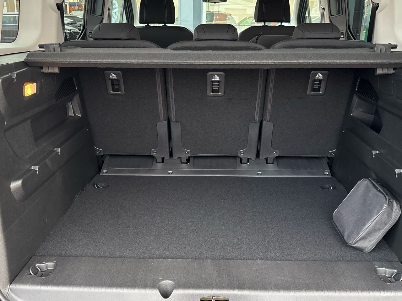 Peugeot Rifter BlueHDi 130 S&S GT Standard Auto 96 kW (130 C - foto 6