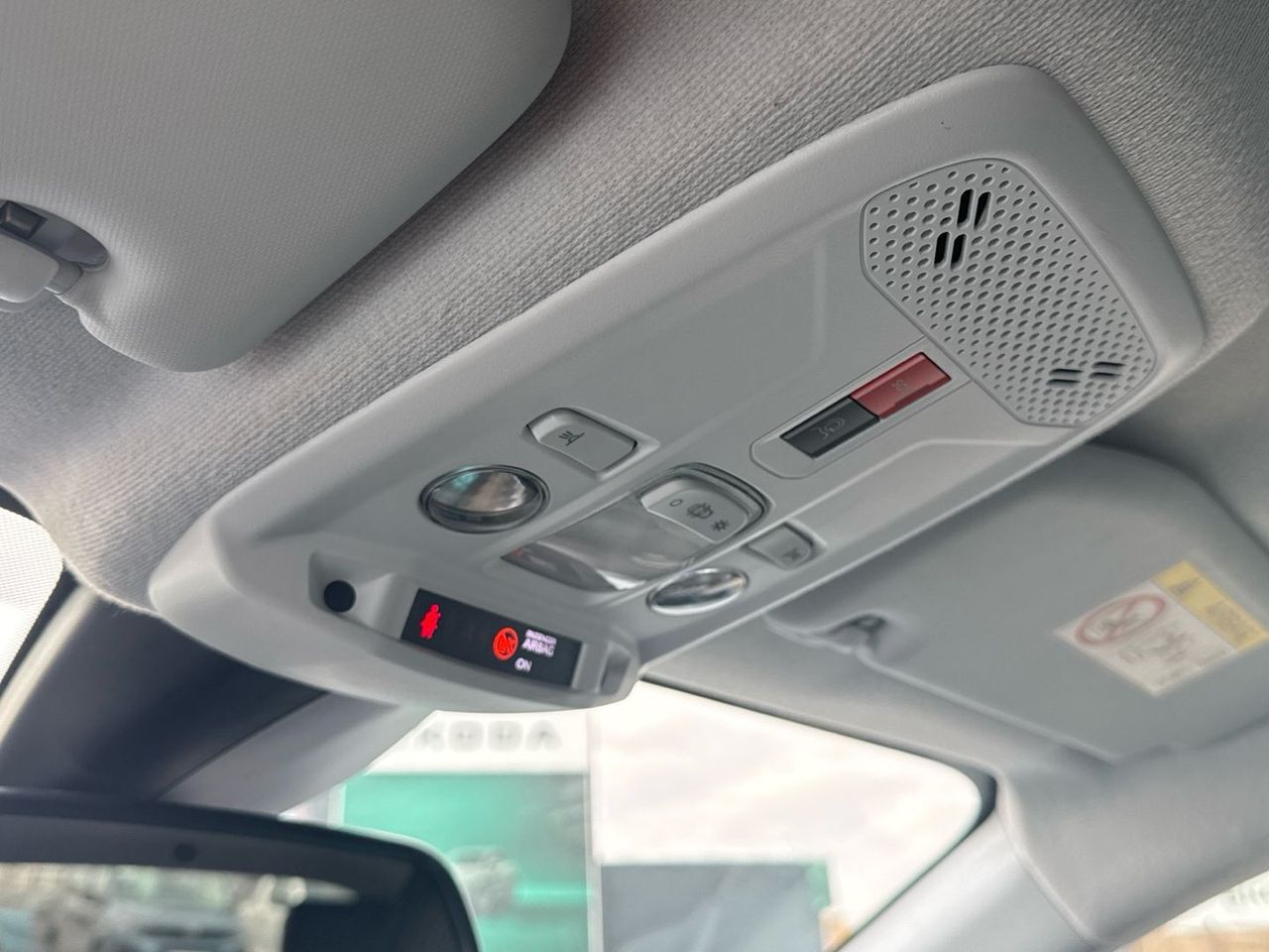 Peugeot 208 Allure Hybrid eDCS6 75 kW (100 CV) - foto 18