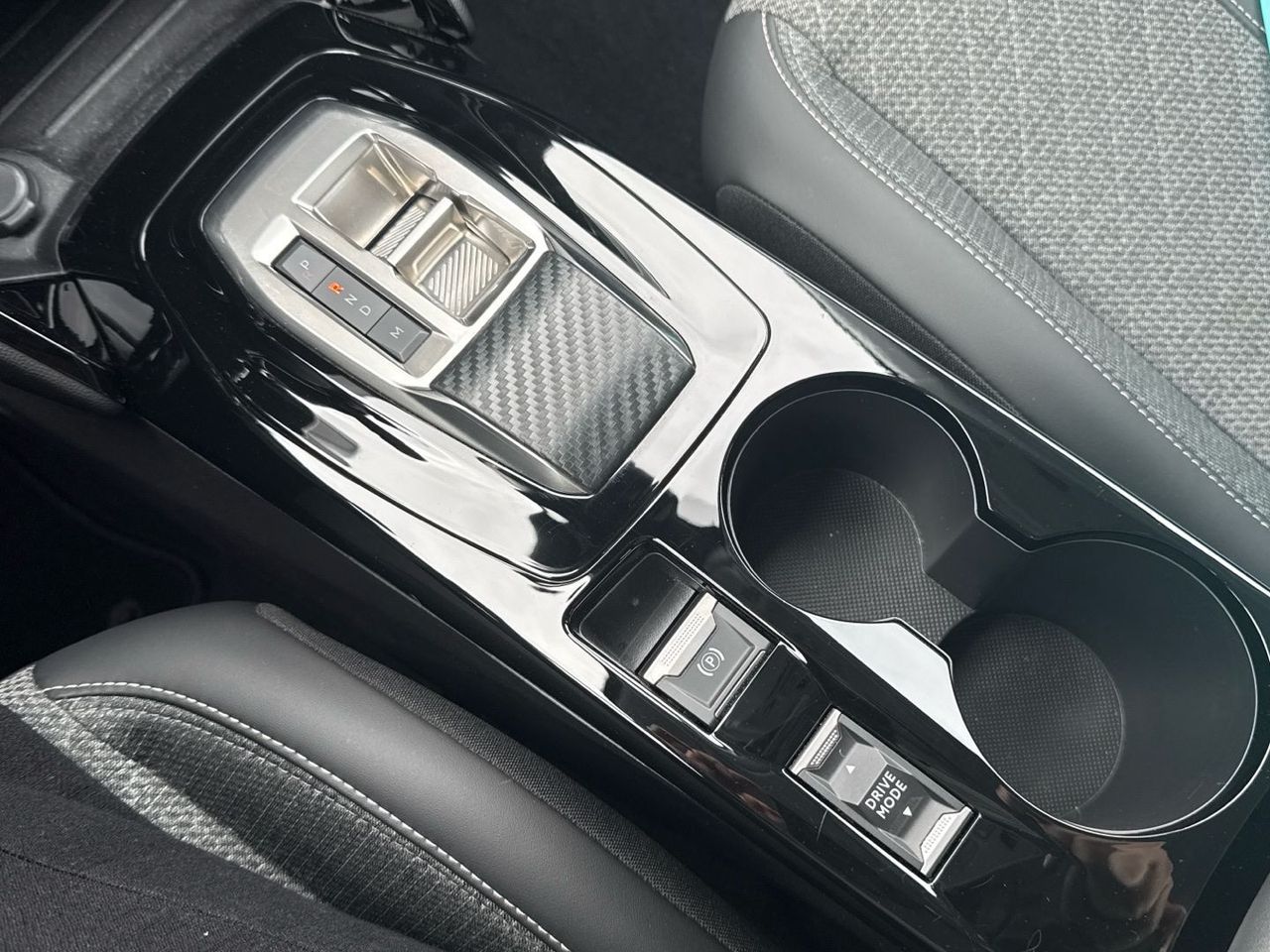 Peugeot 208 Allure Hybrid eDCS6 75 kW (100 CV) - foto 14