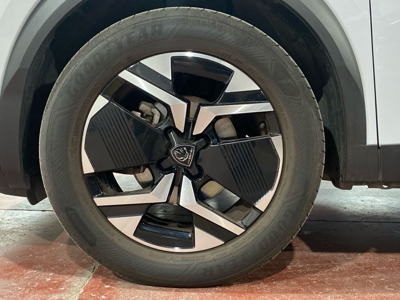 Peugeot 2008 PureTech 100 S&S Allure 75 kW (100 CV) - foto 13