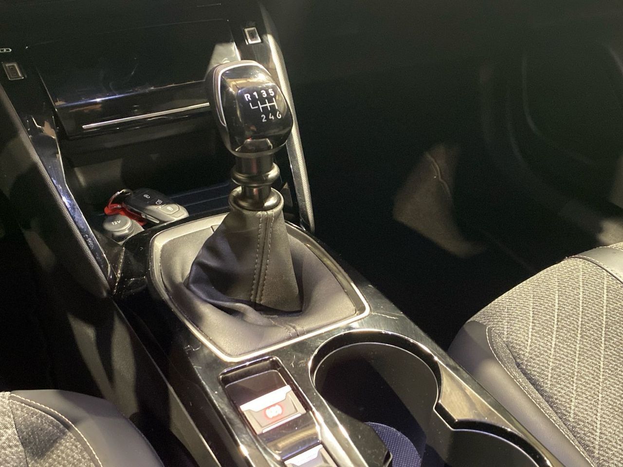 Peugeot 2008 PureTech 100 S&S Allure 75 kW (100 CV) - foto 14