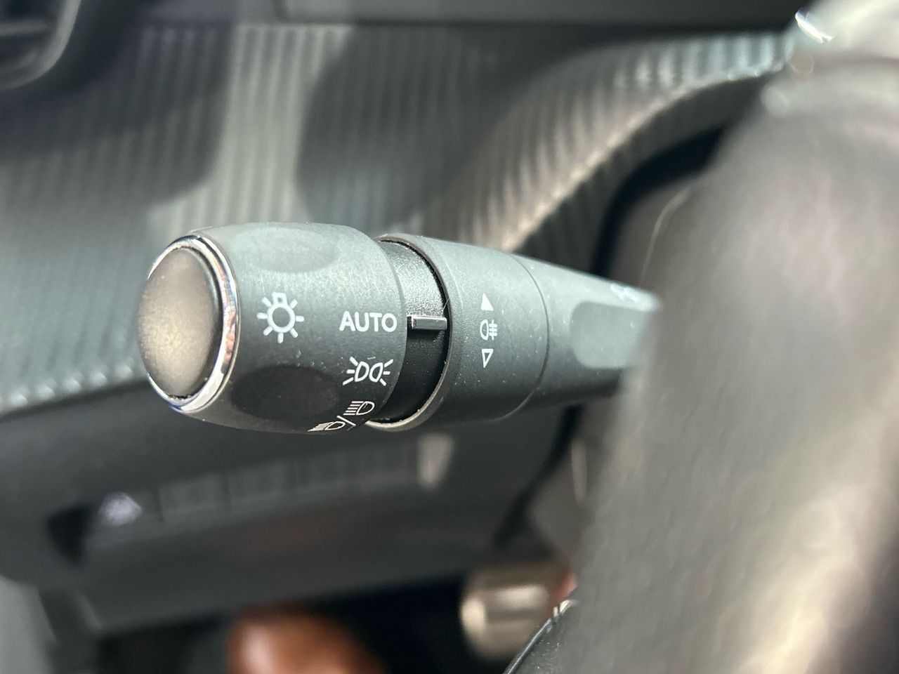 Peugeot 208 Eléctrico GT 100 kW (136 CV) - foto 37