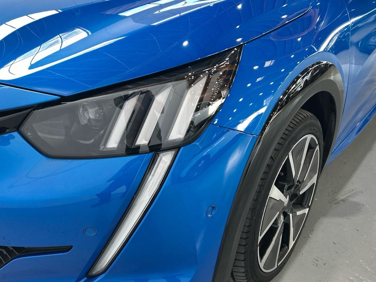 Peugeot 208 Eléctrico GT 100 kW (136 CV) - foto 16