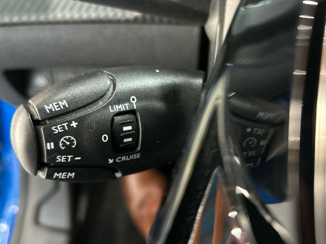 Peugeot 208 Eléctrico GT 100 kW (136 CV) - foto 38