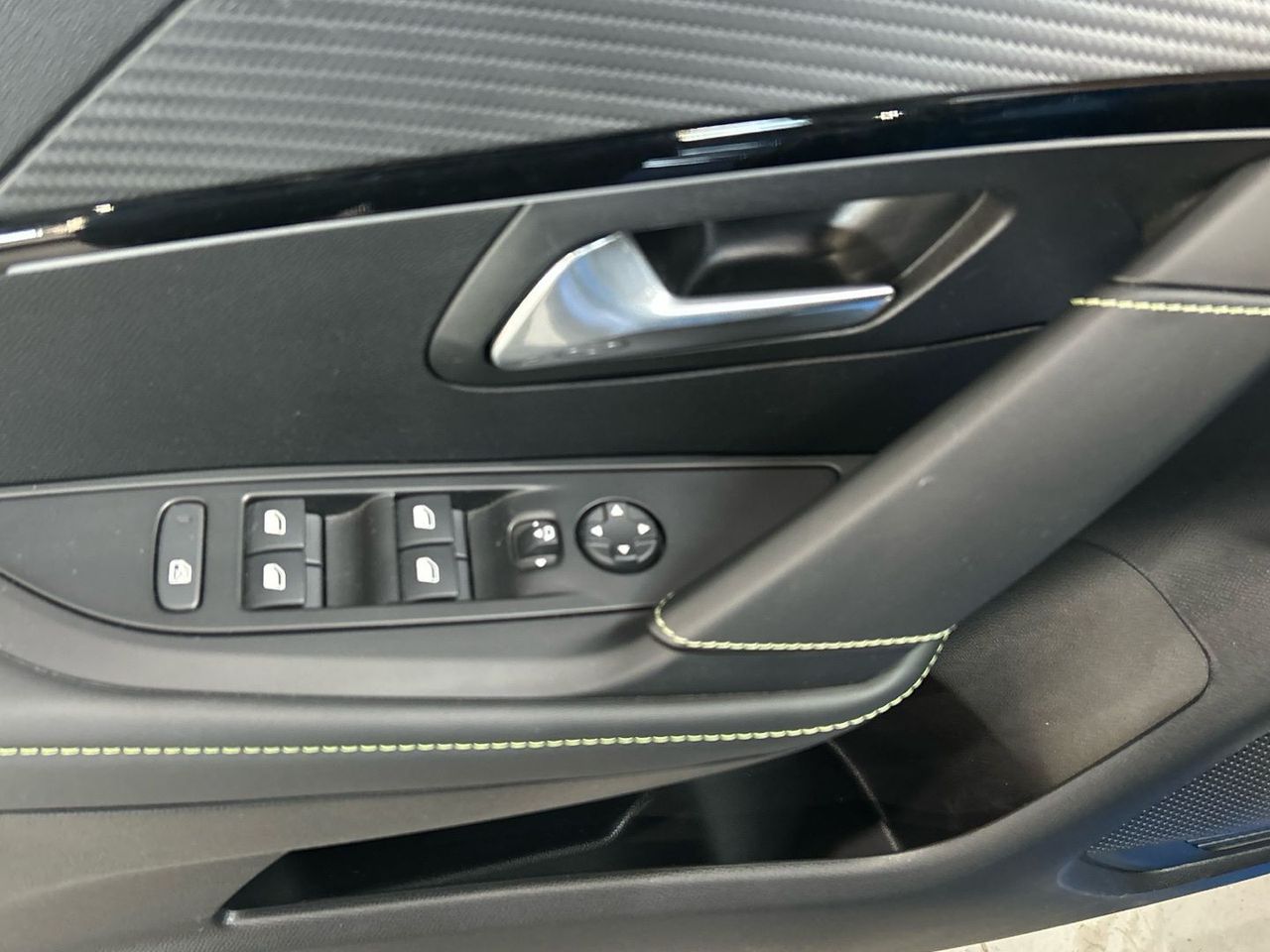 Peugeot 208 Eléctrico GT 100 kW (136 CV) - foto 19