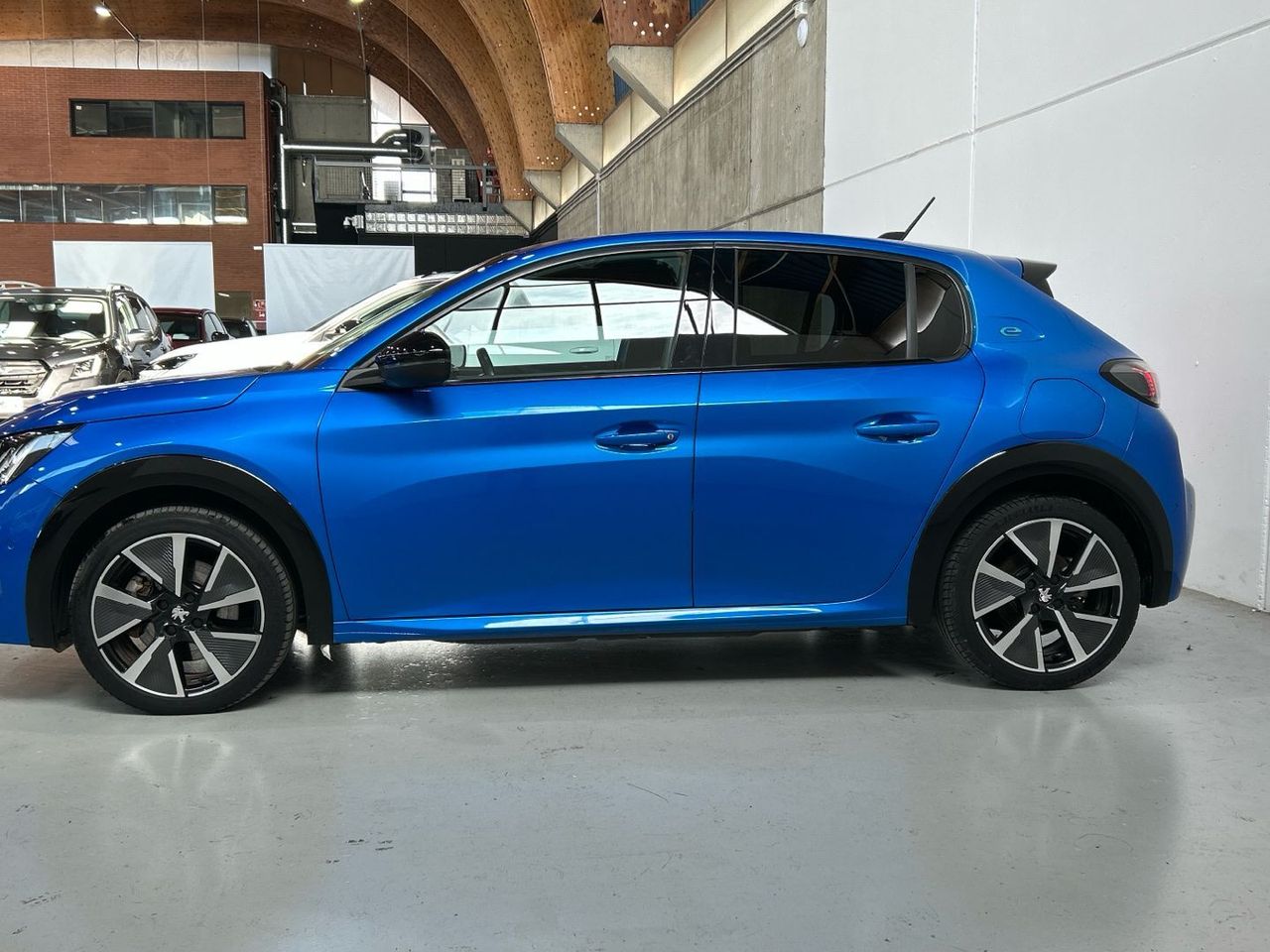 Peugeot 208 Eléctrico GT 100 kW (136 CV) - foto 26