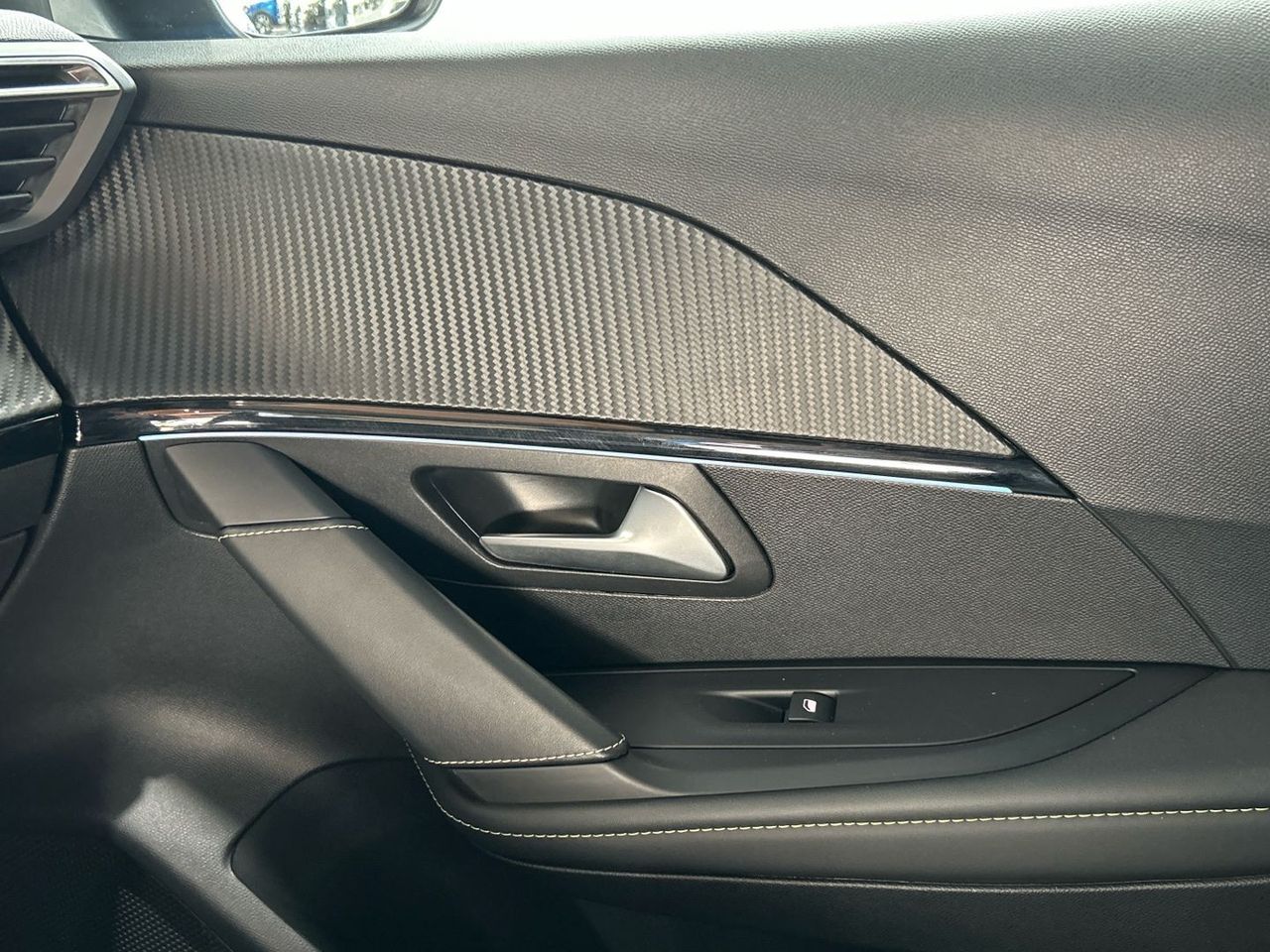 Peugeot 208 Eléctrico GT 100 kW (136 CV) - foto 47