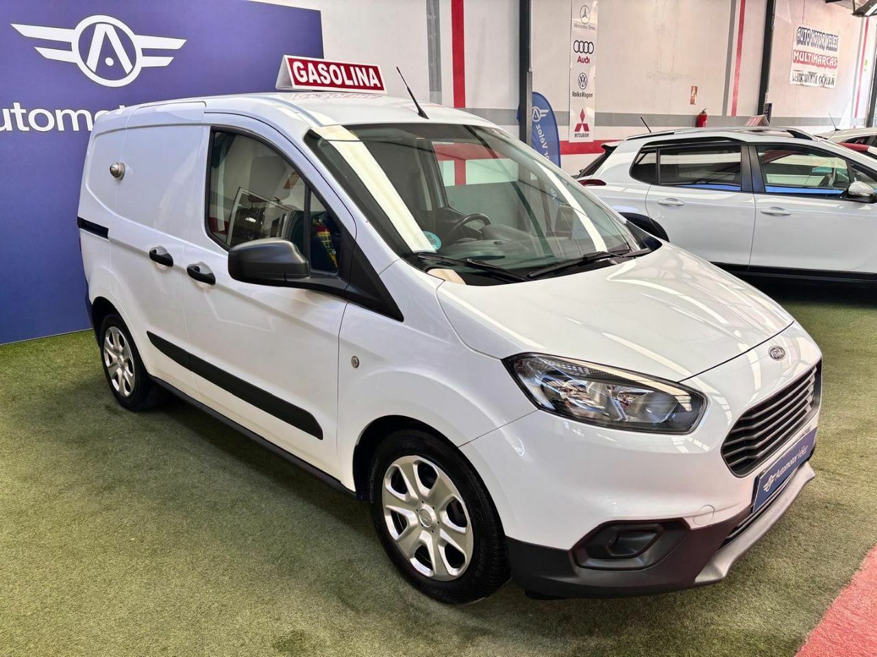 Foto ford transit courier 2019 /
