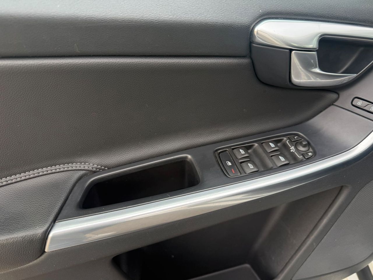 Volvo XC60 2.0 D3 Kinetic  - Foto 21