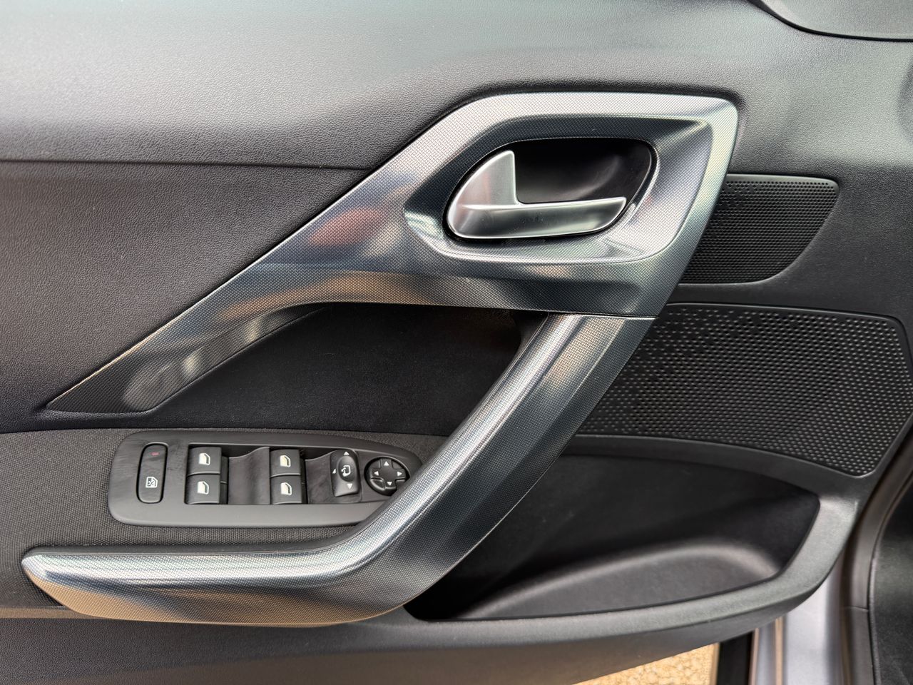 Peugeot 2008 Allure 1.2 PureTech 110 S&S - Foto 18