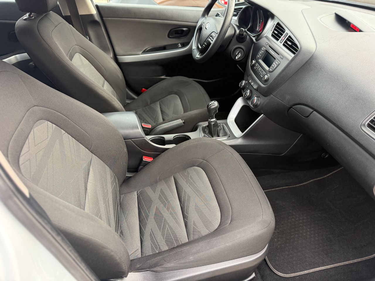 Kia Ceed 1.4CRDI DRIVE - Foto 5