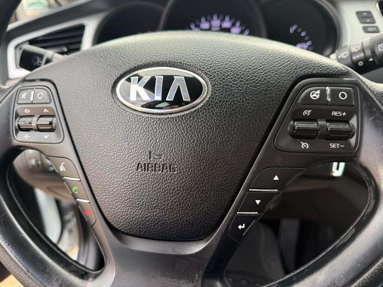 Kia Ceed 1.4CRDI DRIVE - Foto 21