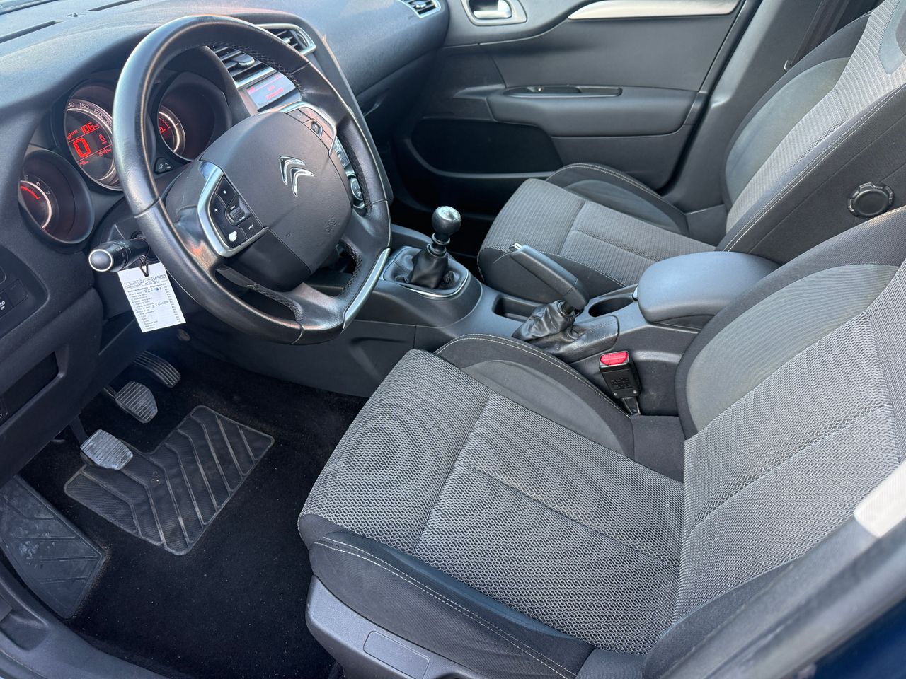 Citroën C4 e-HDI COLLECTION 115 - Foto 17