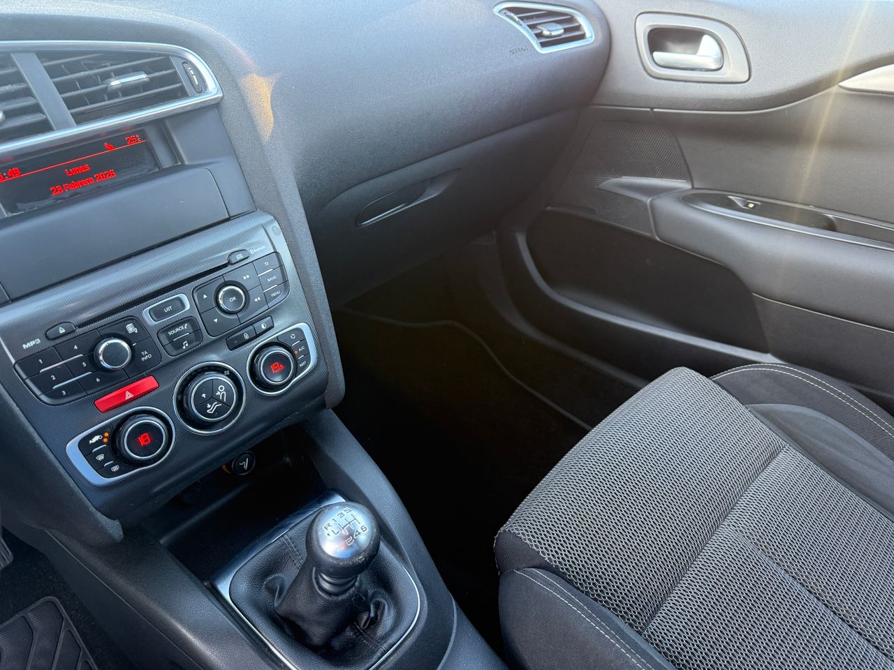 Citroën C4 e-HDI COLLECTION 115 - Foto 16