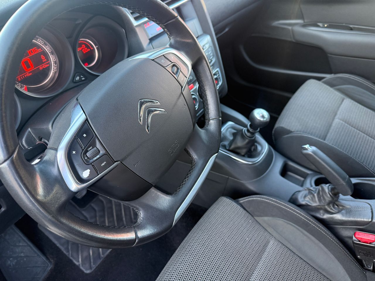 Citroën C4 e-HDI COLLECTION 115 - Foto 15