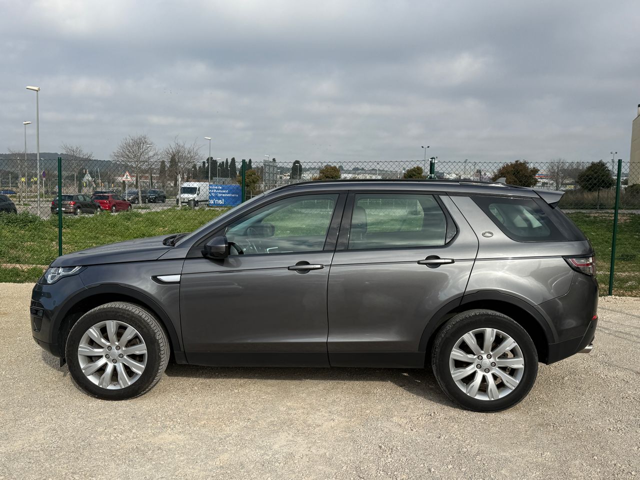 Land-Rover Discovery Sport HSE 4X4 2.0TD4 150cv - Foto 4