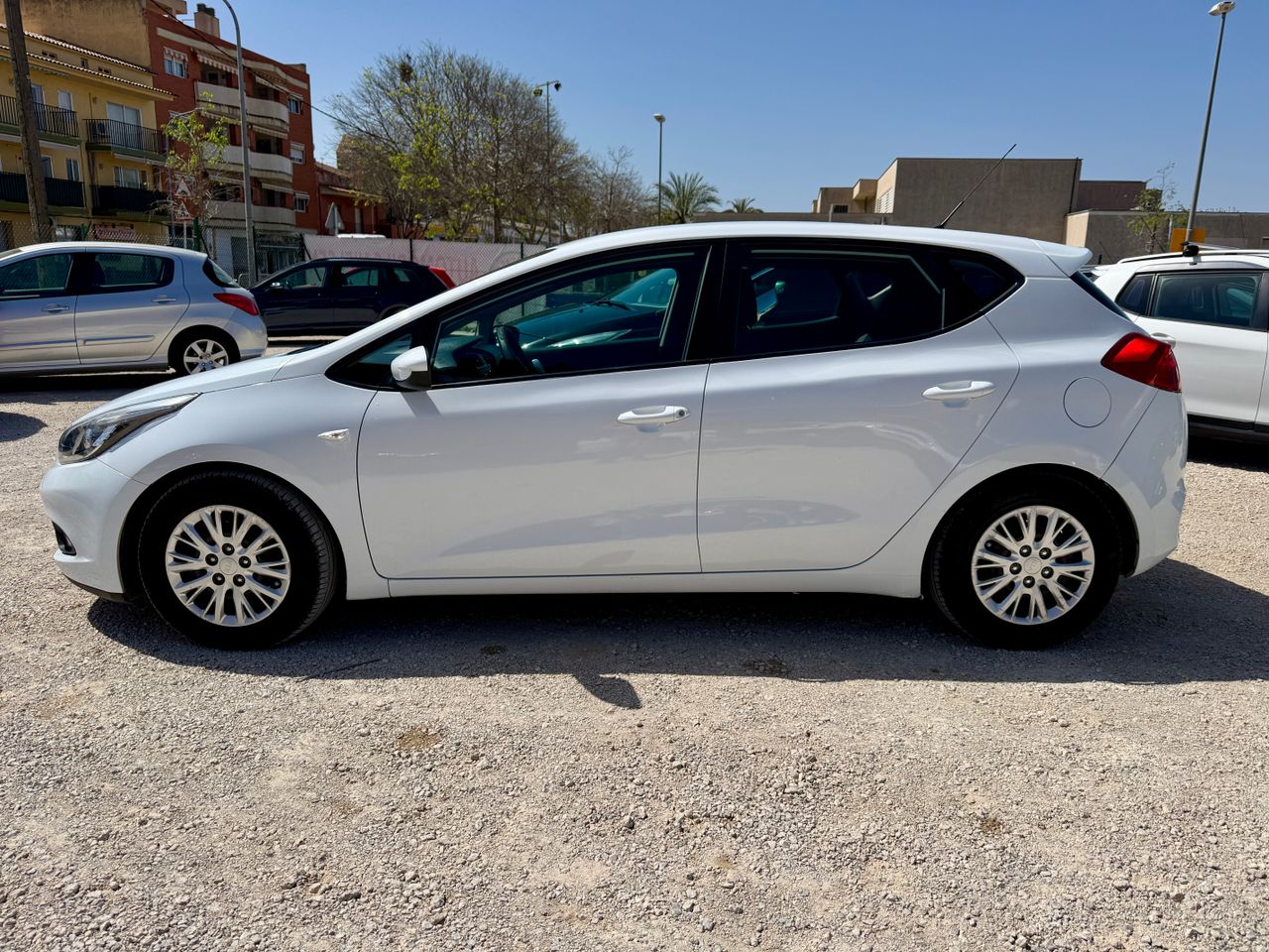 Kia Ceed cee'd 5p 1.4 CRDi WGT 90 CV Drive - Foto 4