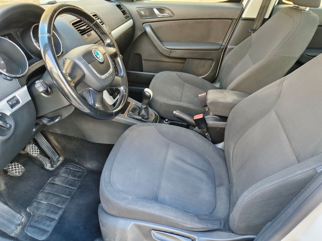 Skoda Yeti Ambition 1.2 TSI 105 CV - Foto 17