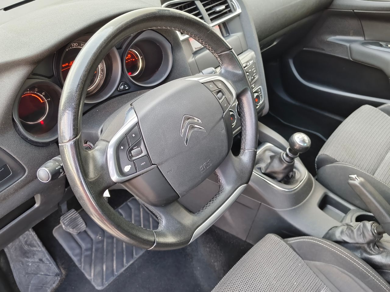 Citroën C4 e-HDi 115 Airdream Collection - Foto 15