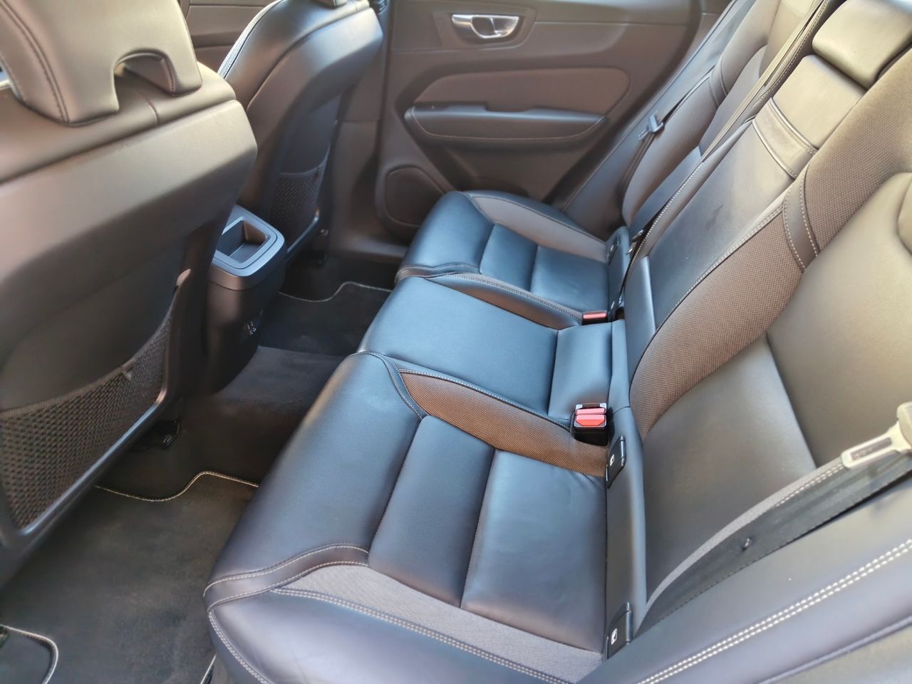 Volvo XC60 R-Design B4 Diesel - Foto 18