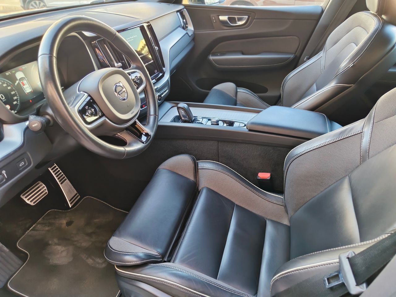 Volvo XC60 R-Design B4 Diesel - Foto 17