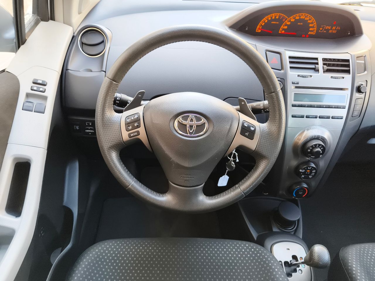 Toyota Yaris 5p 1.3 VVT-i Dual Active Confortdrive - Foto 14
