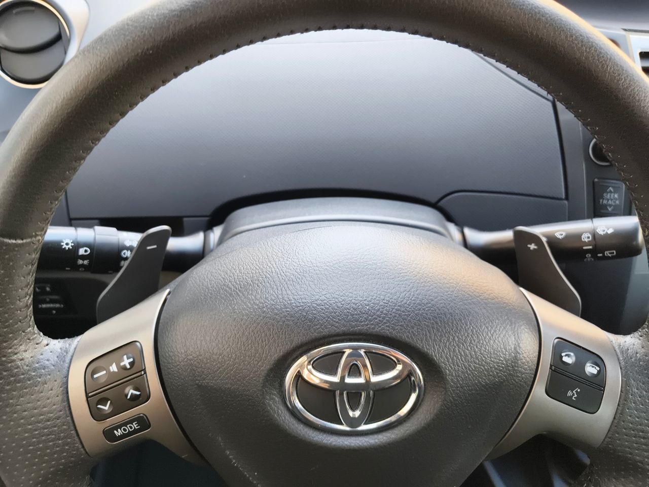 Toyota Yaris 5p 1.3 VVT-i Dual Active Confortdrive - Foto 17