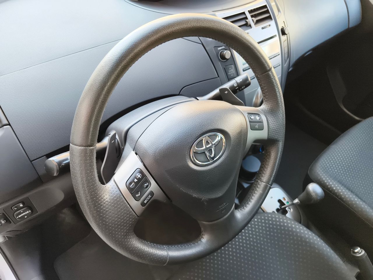 Toyota Yaris 5p 1.3 VVT-i Dual Active Confortdrive - Foto 15