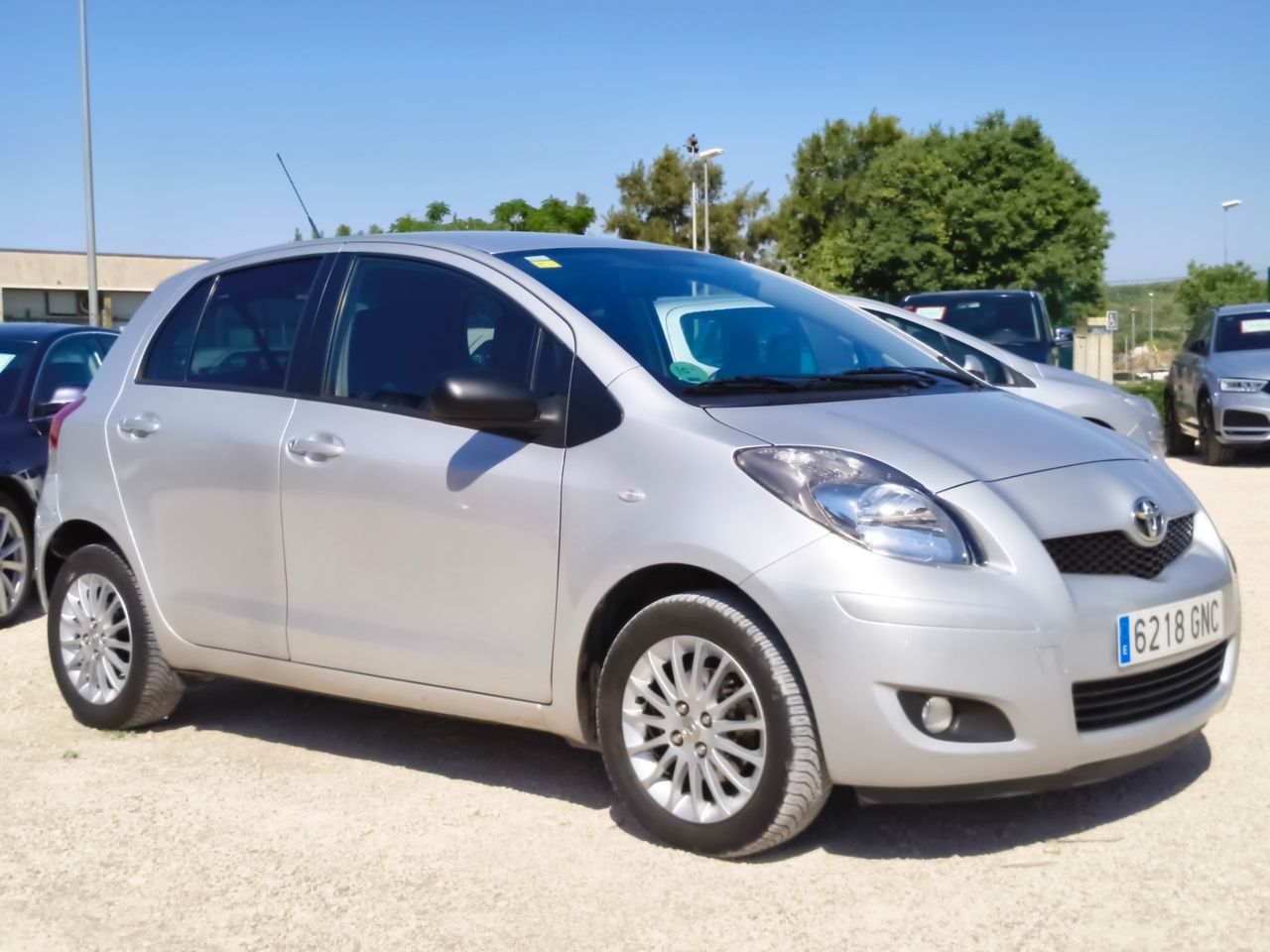 Toyota Yaris 5p 1.3 VVT-i Dual Active Confortdrive - Foto 4