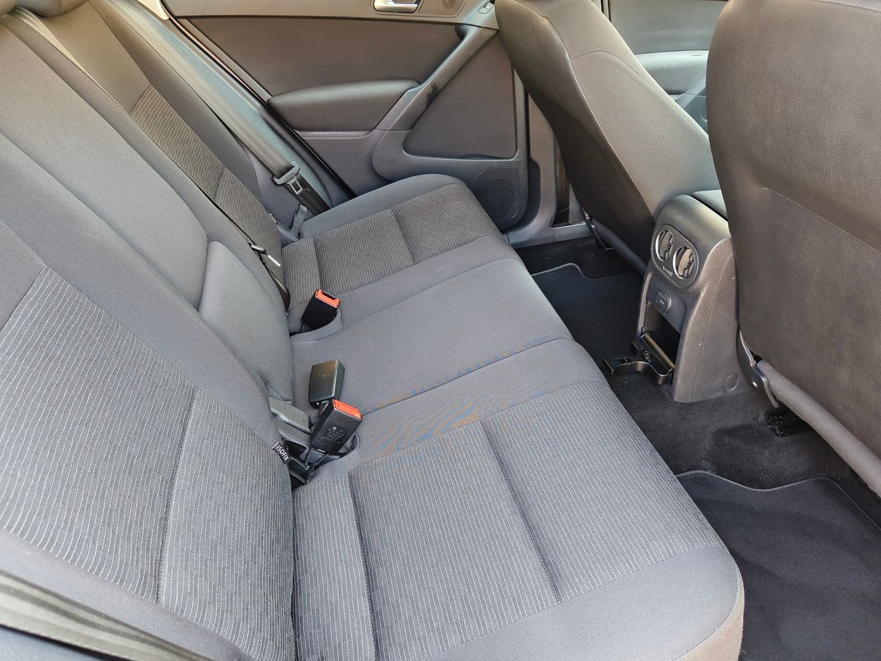 Volkswagen Tiguan T1 2.0 TDI 110 CV BMT 4x2 - Foto 9
