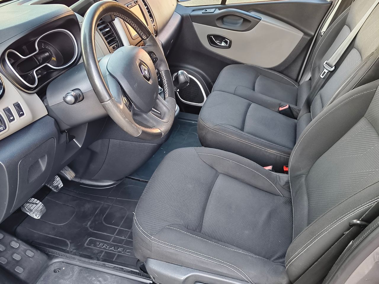 Renault Trafic Passenger Edition Largo Energy dCi 92 kW - Foto 15