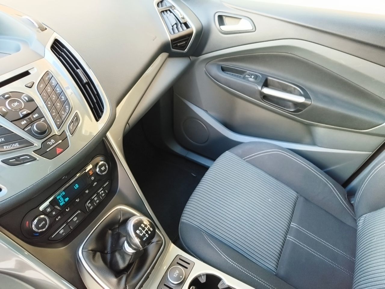 Ford Grand C-MAX Titanium 1.0 EcoBoost Auto-Start-Stop 125 CV 7 plazas 7 plazas - Foto 24