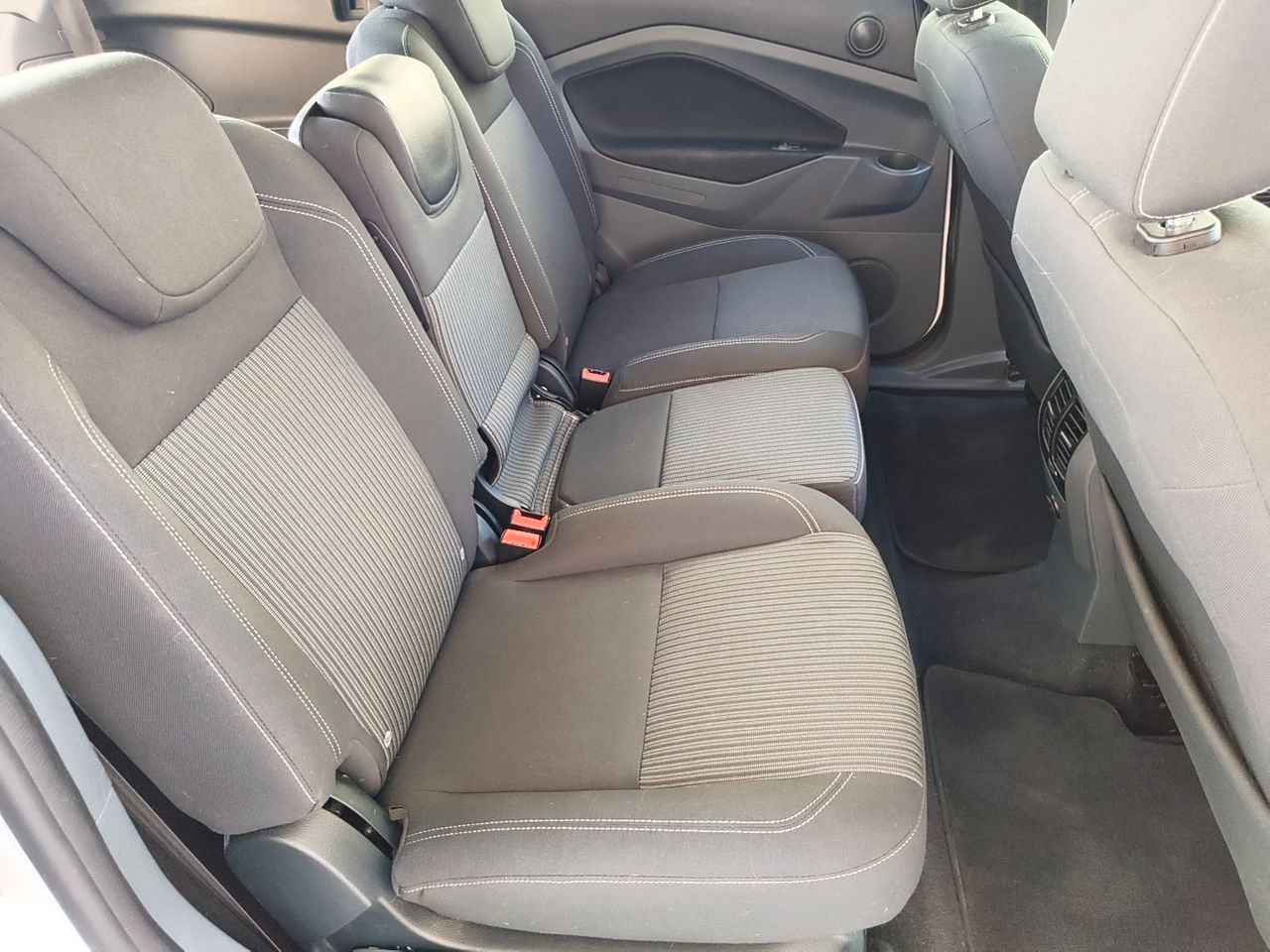 Ford Grand C-MAX Titanium 1.0 EcoBoost Auto-Start-Stop 125 CV 7 plazas 7 plazas - Foto 18