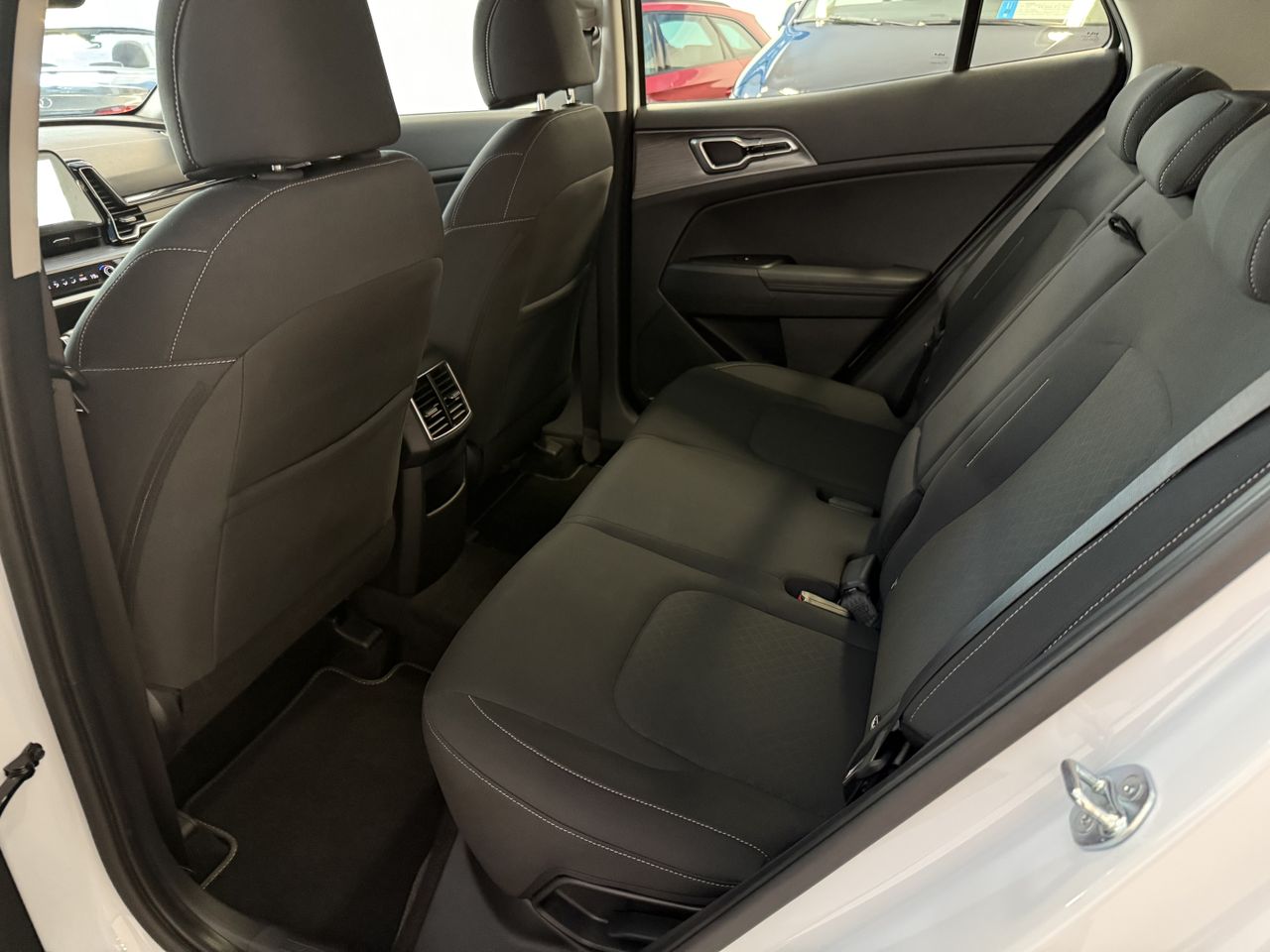 Kia Sportage 1.6 CRDI HYBRID MHEV AUTO.  - Foto 5