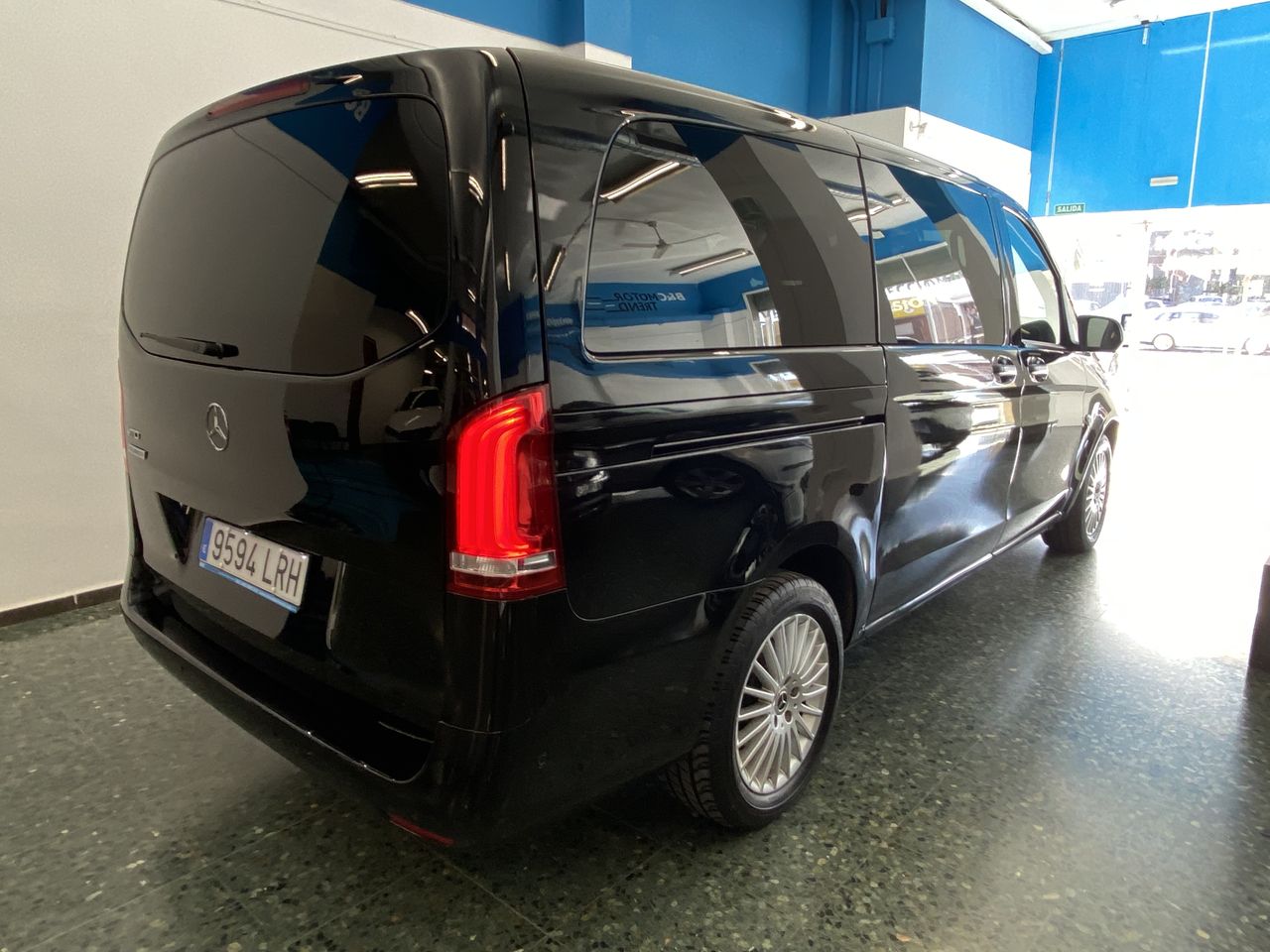 Mercedes Vito 116 CDI TOURER PRO LARGA AUTO 9 PLAZAS 163CV.  - Foto 4