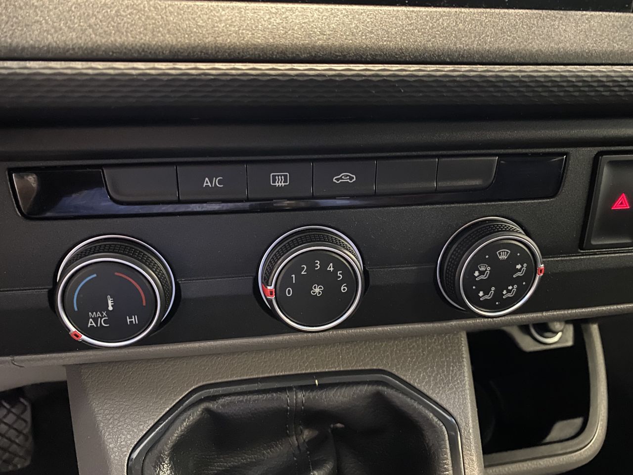 Volkswagen Transporter 2.0 TDI KOMBI 9 PLAZAS  - Foto 27