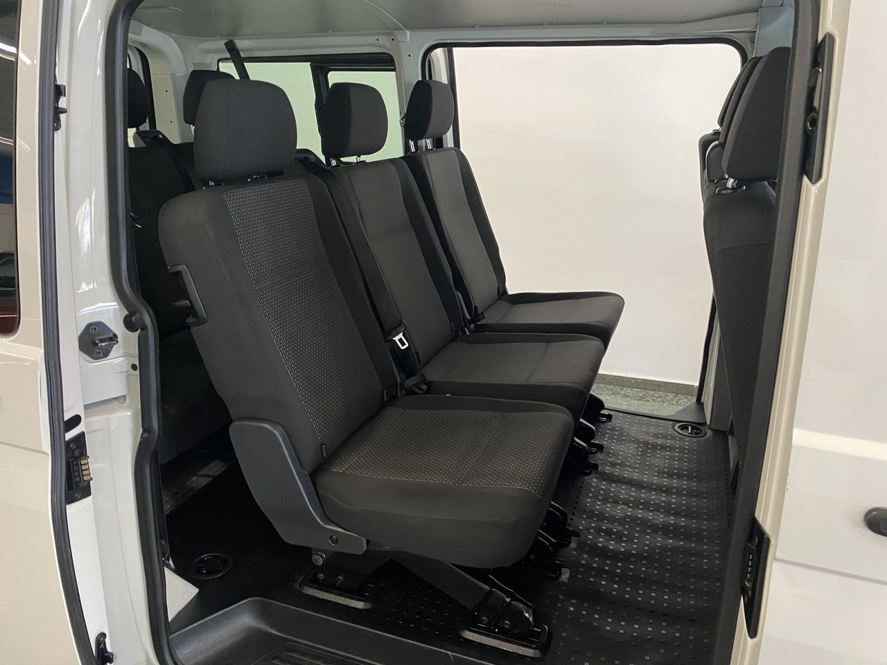 Volkswagen Transporter 2.0 TDI KOMBI 9 PLAZAS  - Foto 12