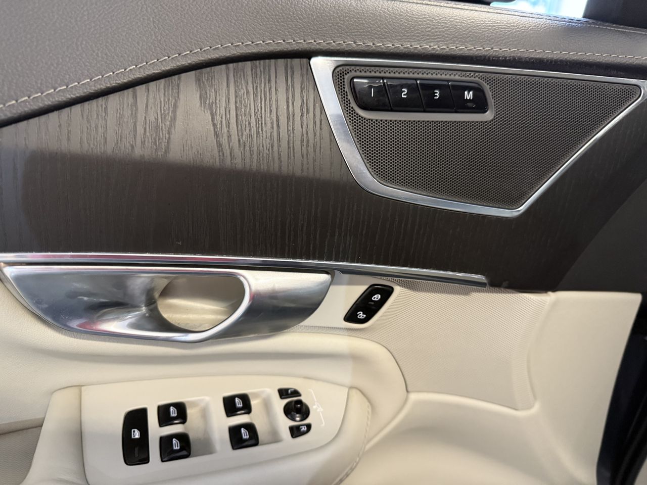Volvo XC90 2.0 T8 INSCRIPTION PLUG-IN HYBRID AWD AUTO  - Foto 28