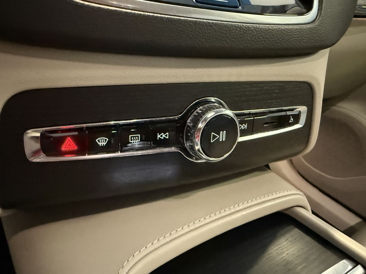 Volvo XC90 2.0 T8 INSCRIPTION PLUG-IN HYBRID AWD AUTO  - Foto 30