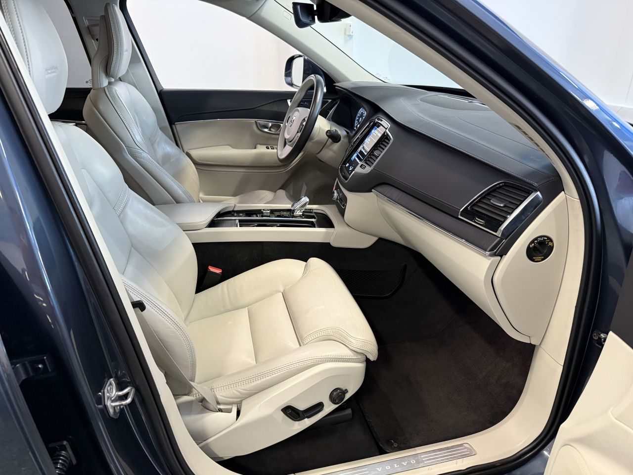 Volvo XC90 2.0 T8 INSCRIPTION PLUG-IN HYBRID AWD AUTO  - Foto 13