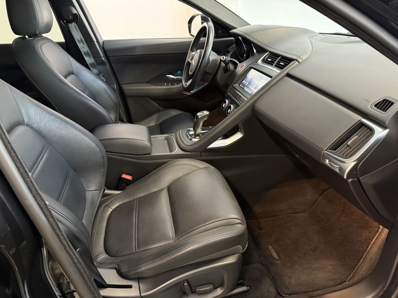 Jaguar E-Pace 2.0 R-DYNAMIC S AWD AUTO 250cv.  - Foto 11