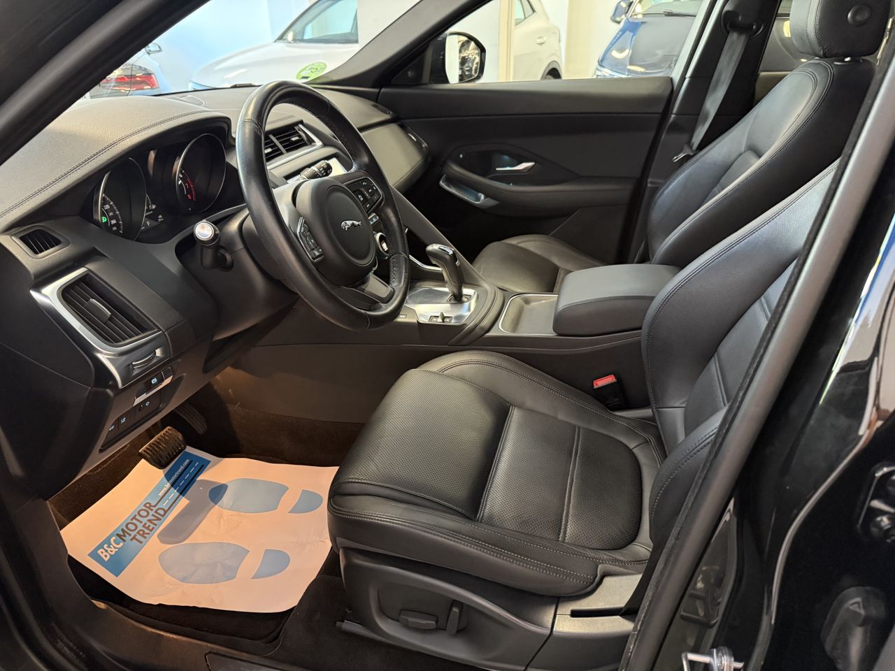 Jaguar E-Pace 2.0 R-DYNAMIC S AWD AUTO 250cv.  - Foto 3