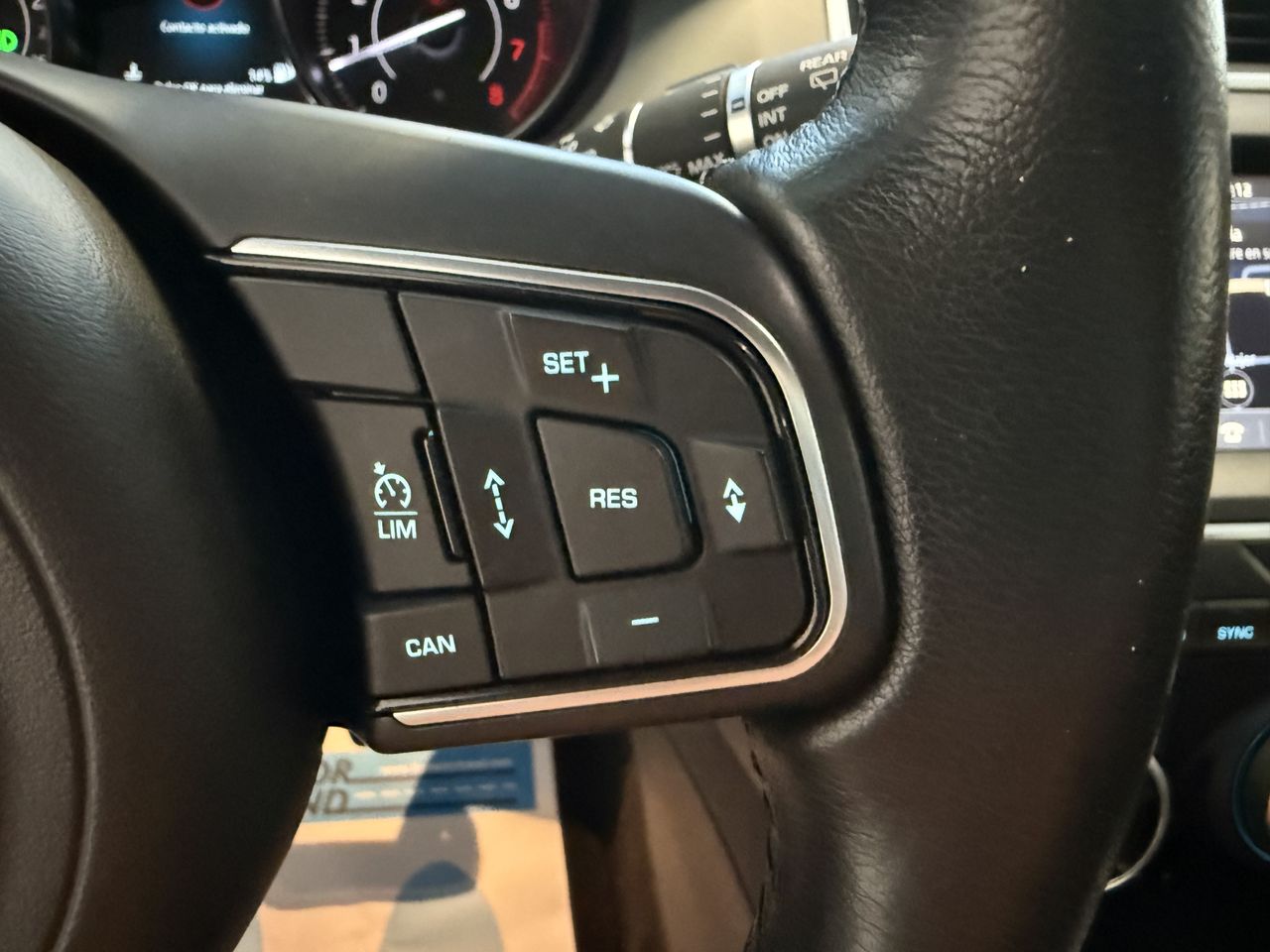 Jaguar E-Pace 2.0 R-DYNAMIC S AWD AUTO 250cv.  - Foto 30