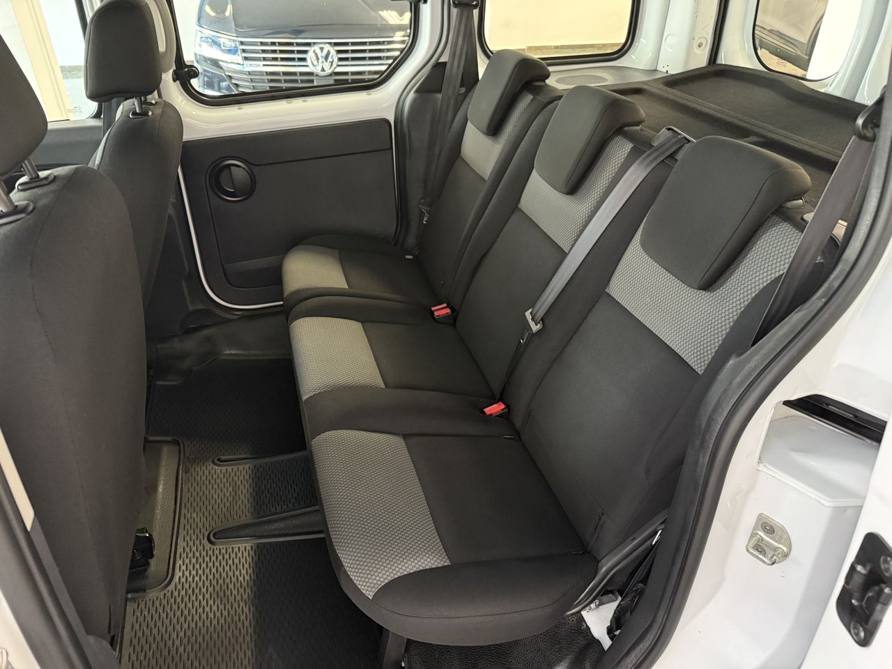 Renault Kangoo Combi 1.5 DCI 5 PLAZAS  - Foto 5