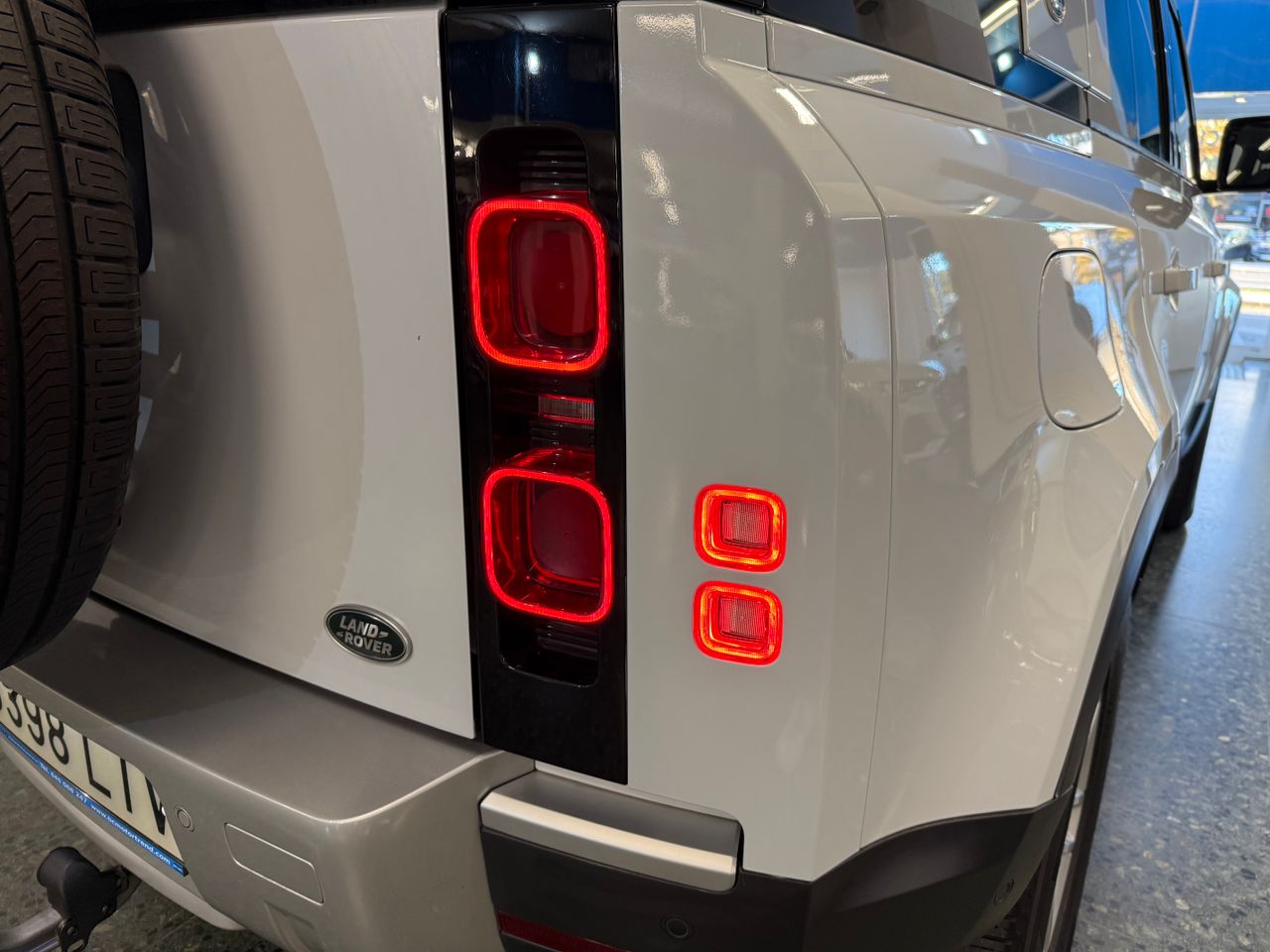 Land-Rover Defender 3.0D 110 S MHEV 200 AUTO AWD 6 PLAZAS. - Foto 47