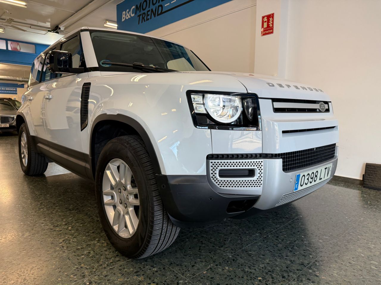 Land-Rover Defender 3.0D 110 S MHEV 200 AUTO AWD 6 PLAZAS. - Foto 10