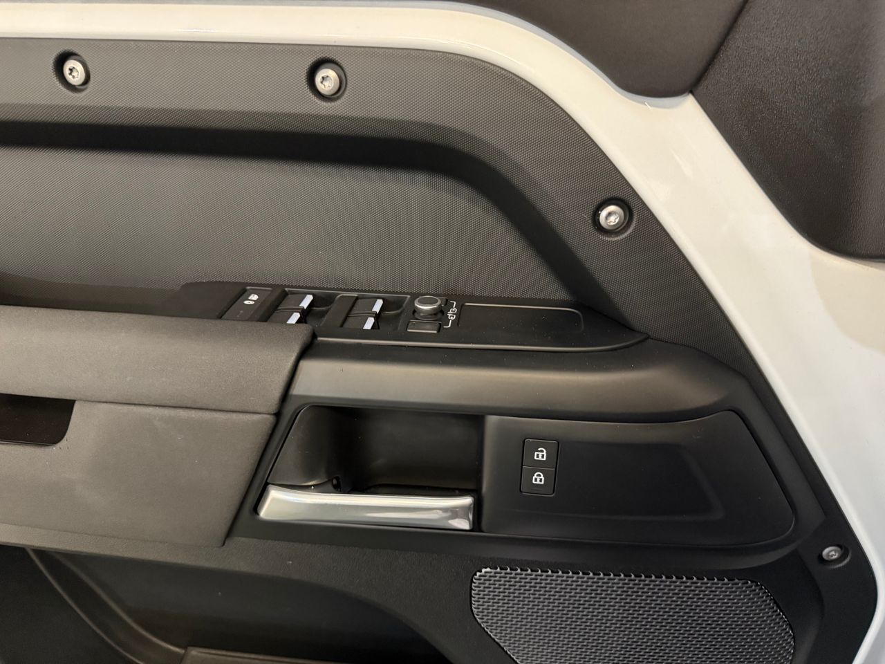 Land-Rover Defender 3.0D 110 S MHEV 200 AUTO AWD 6 PLAZAS. - Foto 39