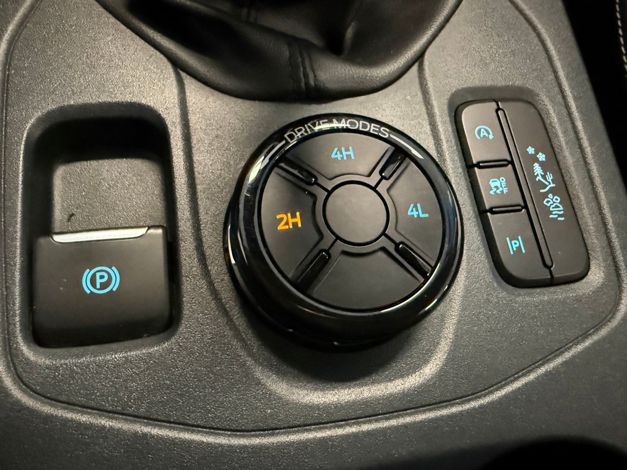 Ford Ranger 2.0 TDCI LIMITED 4X4 - Foto 27