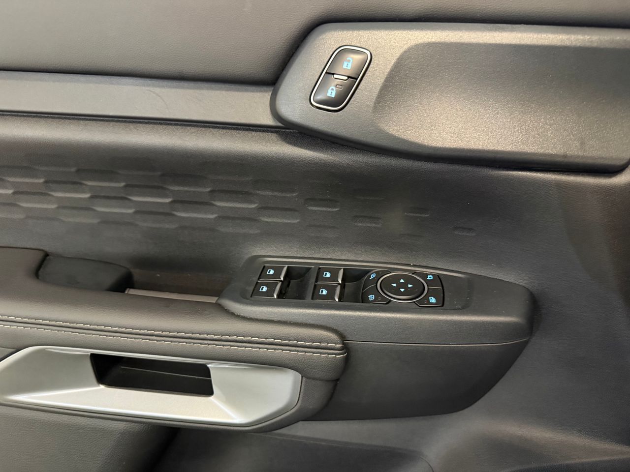 Ford Ranger 2.0 TDCI LIMITED 4X4 - Foto 35